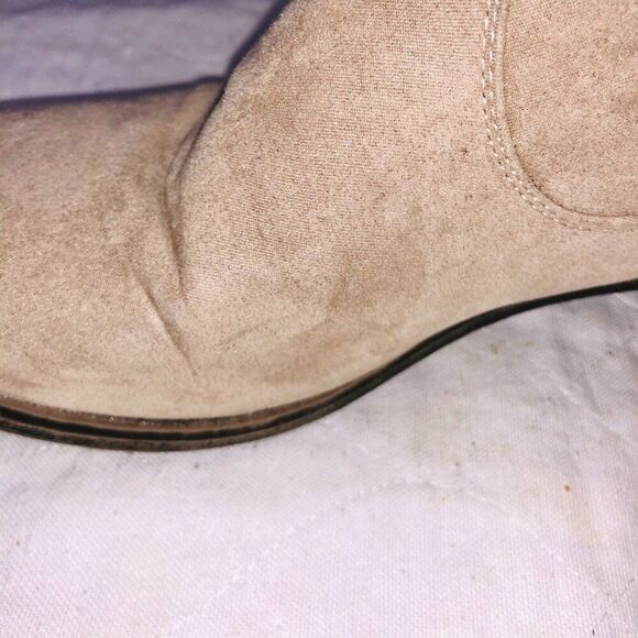 Womens Booties Beige Faux Suede Ankle Boot Zipper Size 8 - Picture 5 of 12